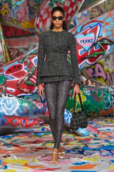 Look 7